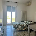 Guesthost - Comfy In San Donato Bologna