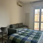 Guesthost - Comfy In San Donato *