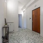 Apartment Guesthost - Comfy In San Donato