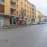 Guesthost - Comfy In San Donato Bologna