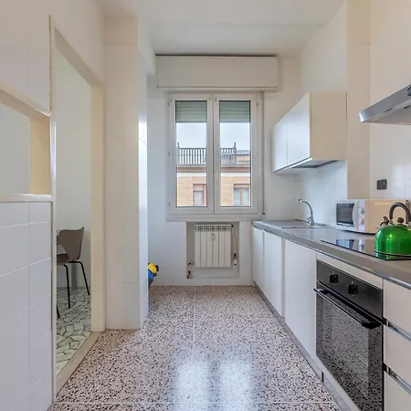 Guesthost - Comfy In San Donato