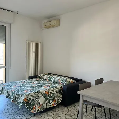 Guesthost - Comfy In San Donato בולוניה