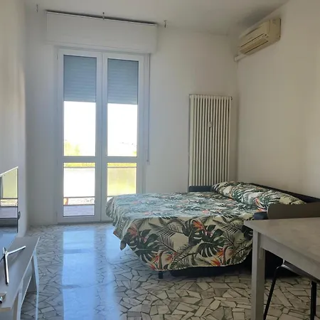Guesthost - Comfy In San Donato Bologna