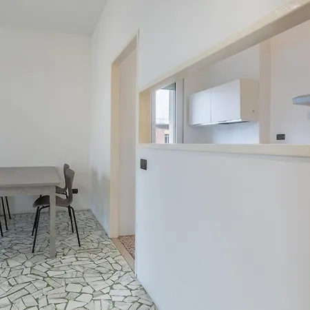 Guesthost - Comfy In San Donato דירה *