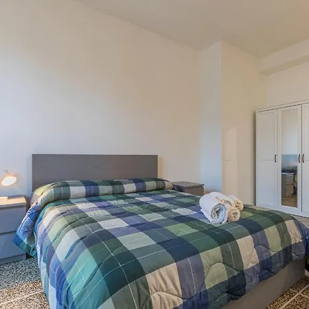 Guesthost - Comfy In San Donato *