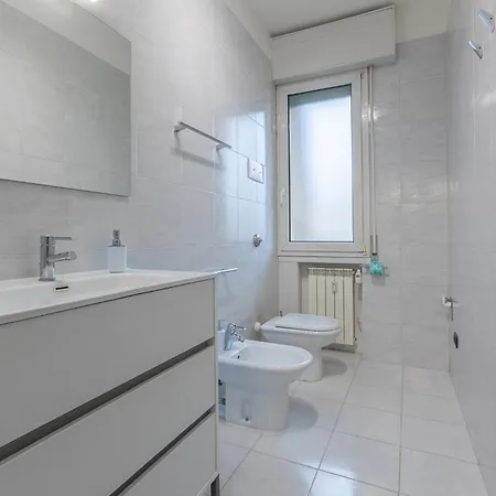 Guesthost - Comfy In San Donato דירה *