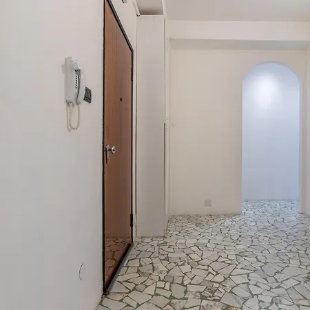 Guesthost - Comfy In San Donato * ボローニャ