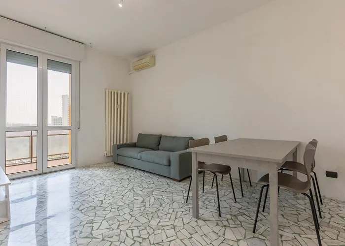 Guesthost - Comfy In San Donato