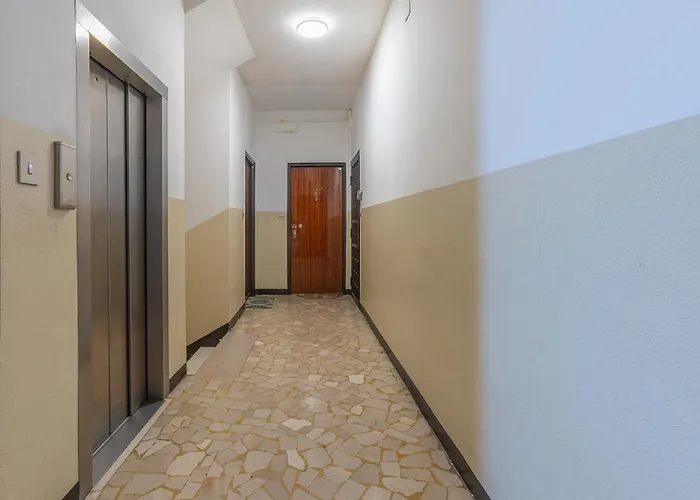Guesthost - Comfy In San Donato