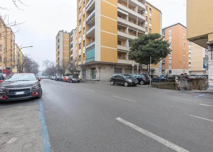 Guesthost - Comfy In San Donato