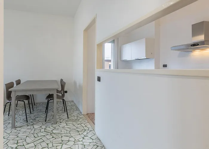 Guesthost - Comfy In San Donato アパート *